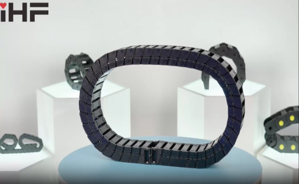 ارتقِ بعملياتك: أهمية حوامل الكابلات شديدة التحمل في الصناعة الحديثة